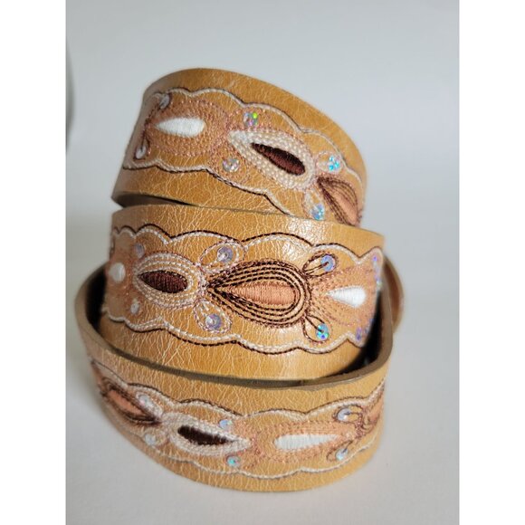 Vintage Womens Tan leather sequin belt Size Large silver buckle Boho Coastal - Picture 2 of 5
